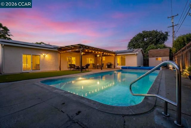 4242 Henning Dr, Concord, CA 94521