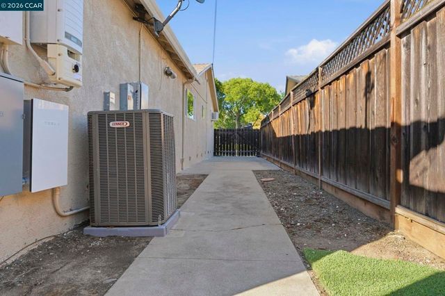 4242 Henning Dr, Concord, CA 94521
