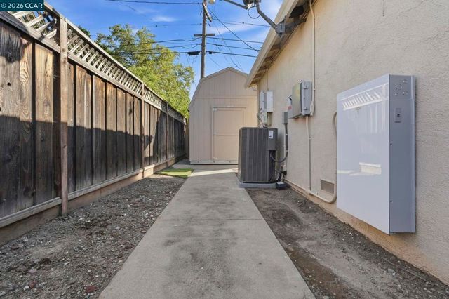 4242 Henning Dr, Concord, CA 94521