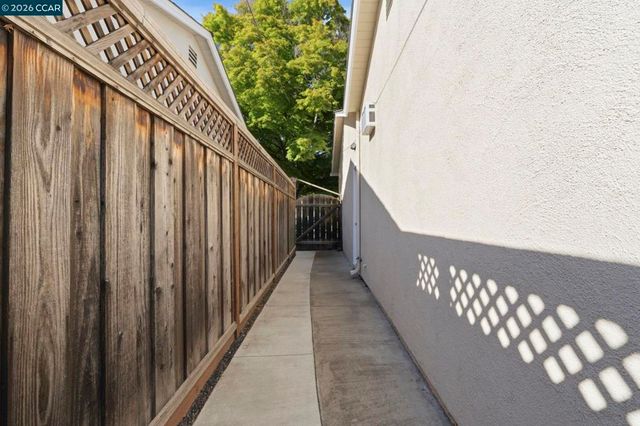 4242 Henning Dr, Concord, CA 94521