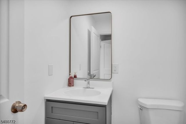 348 Silk St, Lawnside Boro, NJ 08045