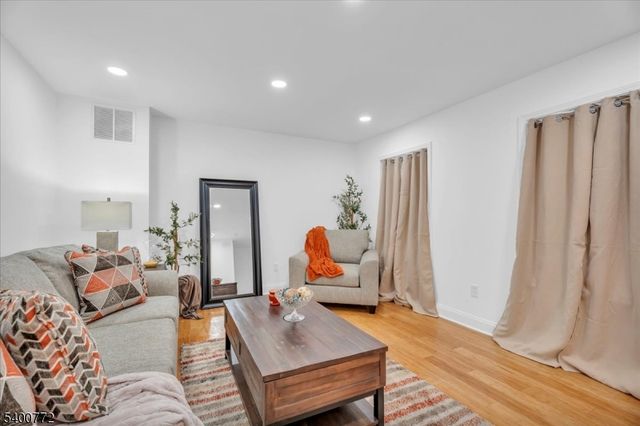 348 Silk St, Lawnside Boro, NJ 08045