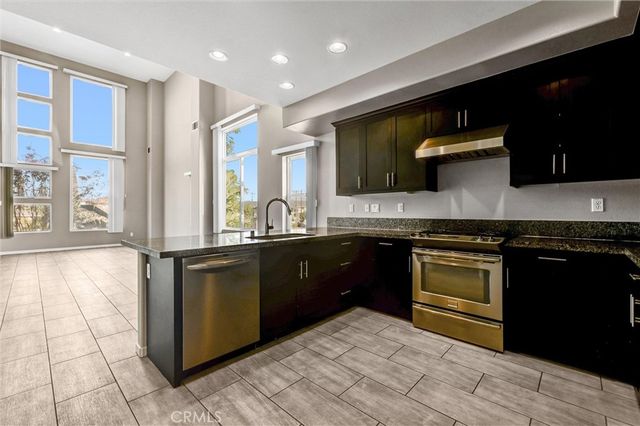1602 W Artesia Square A, Gardena, CA 90248