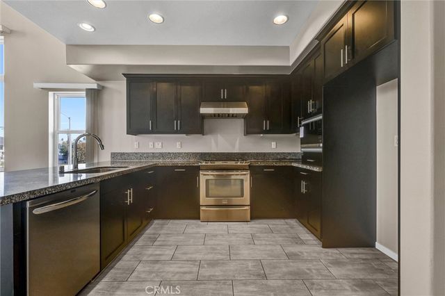 1602 W Artesia Square A, Gardena, CA 90248