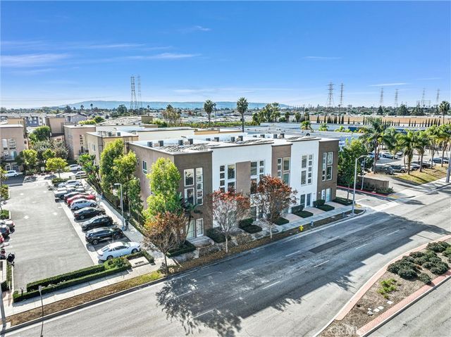 1602 W Artesia Square A, Gardena, CA 90248
