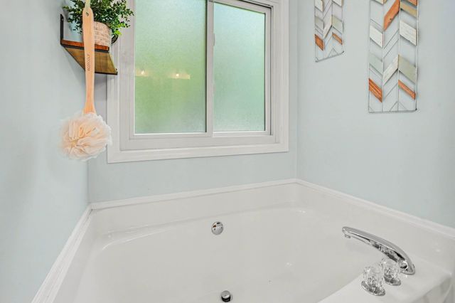 4004 New Grange Cir, Clarksville, TN 37040