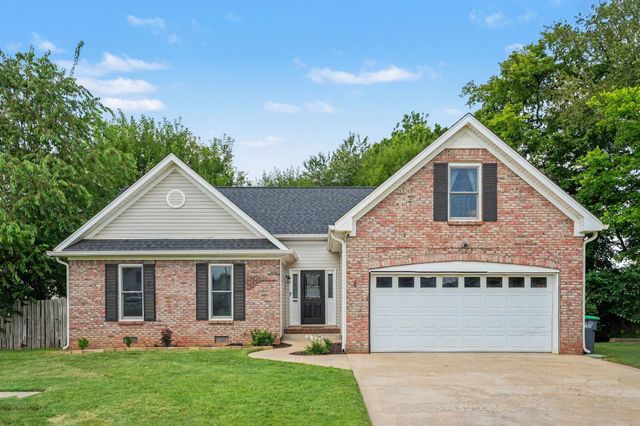 4004 New Grange Cir, Clarksville, TN 37040