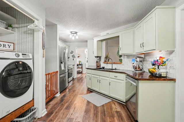 4004 New Grange Cir, Clarksville, TN 37040