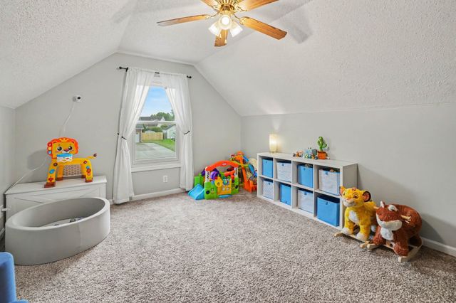 4004 New Grange Cir, Clarksville, TN 37040