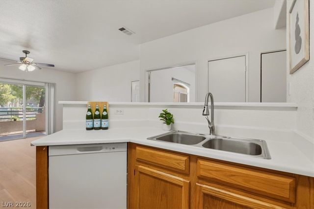 5415 West Harmon Avenue 1075, Las Vegas, NV 89103