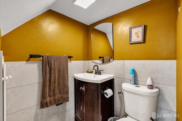 152 Orange Street, Edison, NJ 08817