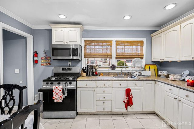 152 Orange Street, Edison, NJ 08817