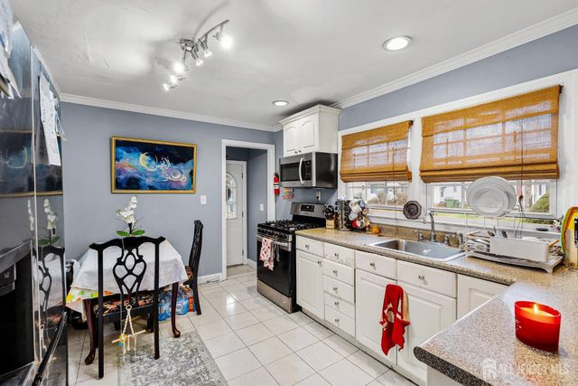 152 Orange Street, Edison, NJ 08817