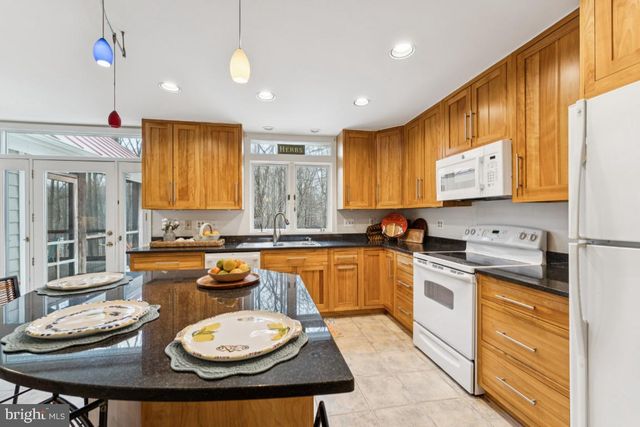 5 CHURCH ST, Brookeville, MD 20833