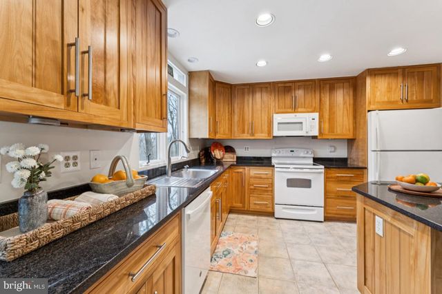 5 CHURCH ST, Brookeville, MD 20833