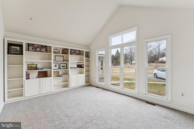 5 CHURCH ST, Brookeville, MD 20833