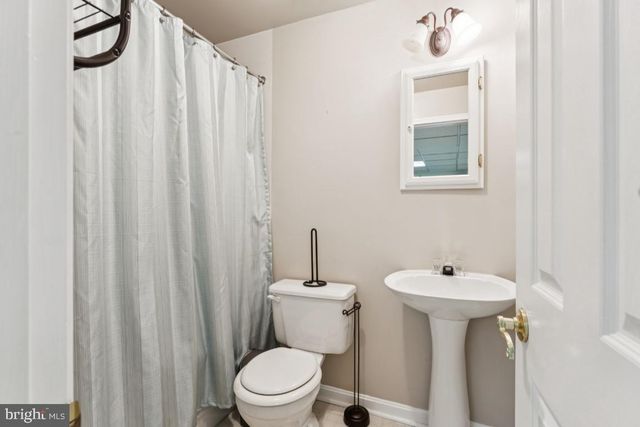 5 CHURCH ST, Brookeville, MD 20833