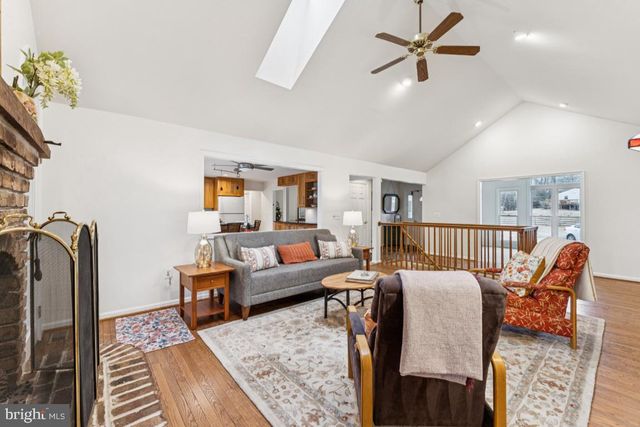 5 CHURCH ST, Brookeville, MD 20833