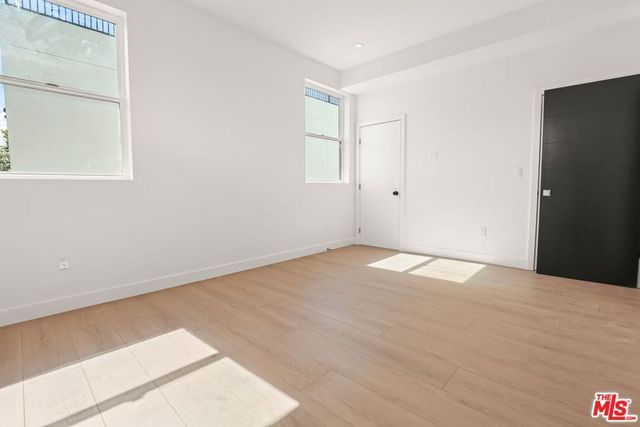 2133 S Longwood Avenue, Los Angeles, CA 90016