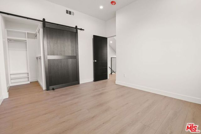 2133 S Longwood Avenue, Los Angeles, CA 90016
