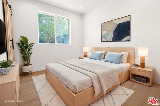 2133 S Longwood Avenue, Los Angeles, CA 90016