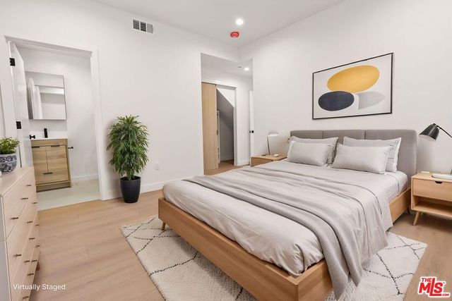 2133 S Longwood Avenue, Los Angeles, CA 90016