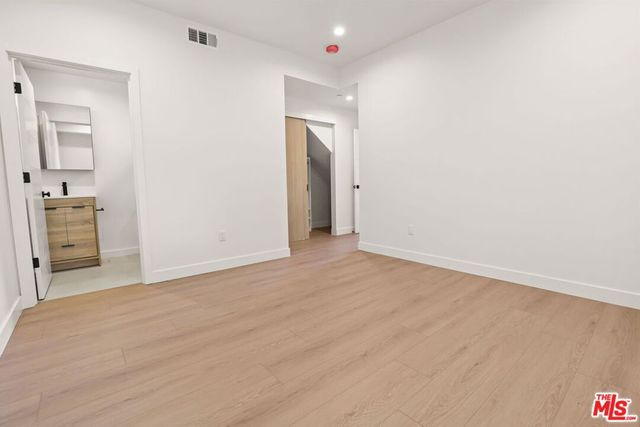 2133 S Longwood Avenue, Los Angeles, CA 90016