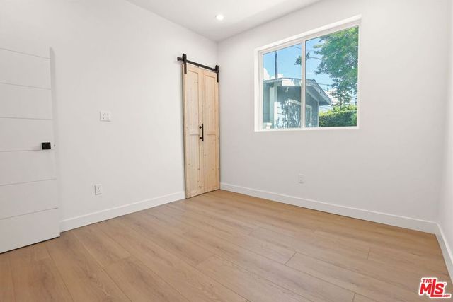 2133 S Longwood Avenue, Los Angeles, CA 90016