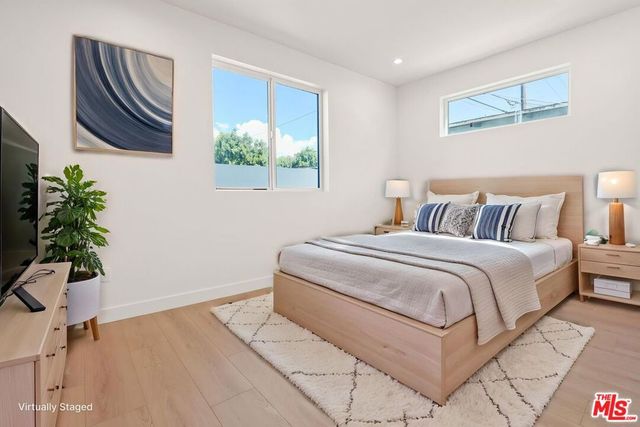 2133 S Longwood Avenue, Los Angeles, CA 90016