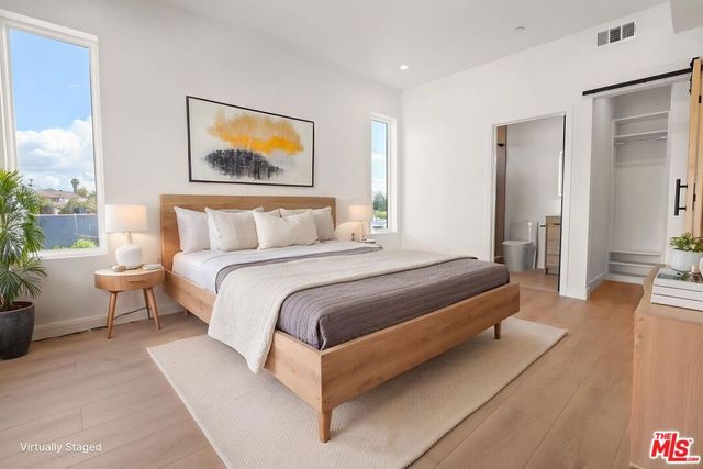 2133 S Longwood Avenue, Los Angeles, CA 90016