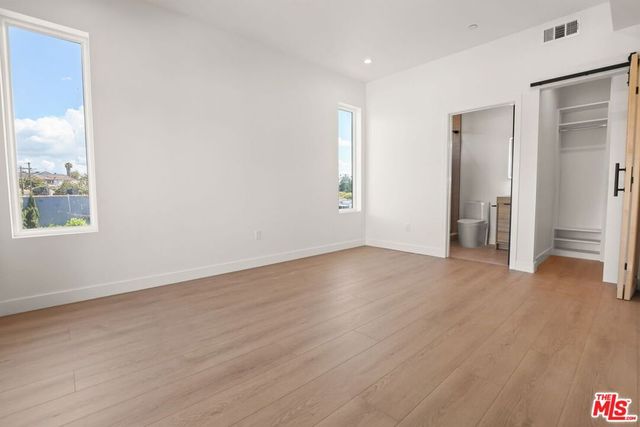 2133 S Longwood Avenue, Los Angeles, CA 90016