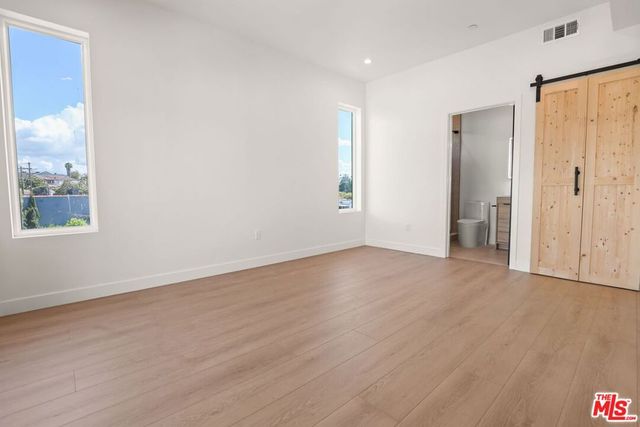 2133 S Longwood Avenue, Los Angeles, CA 90016