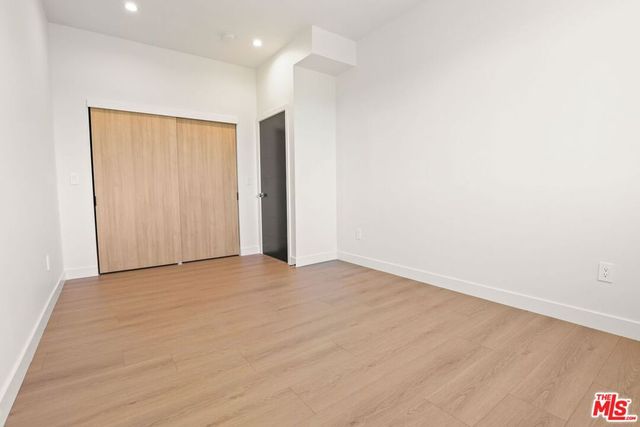 2133 S Longwood Avenue, Los Angeles, CA 90016