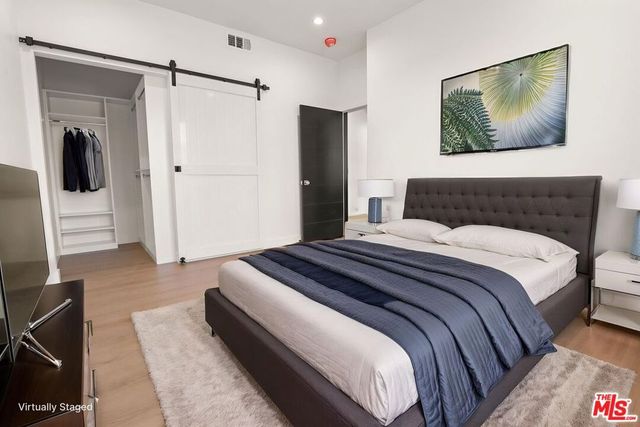 2133 S Longwood Avenue, Los Angeles, CA 90016