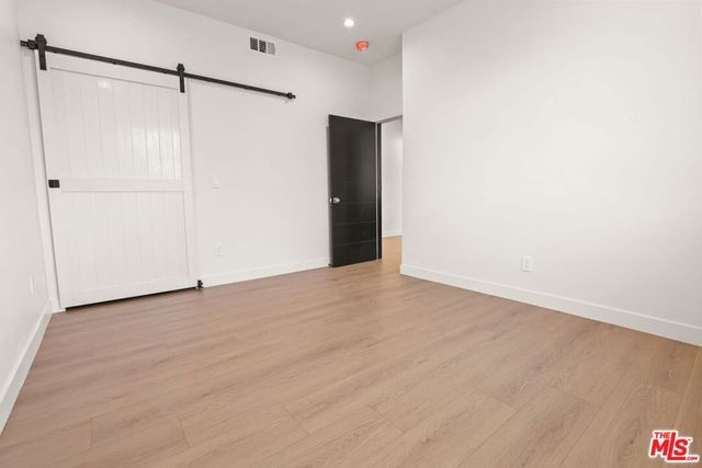 2133 S Longwood Avenue, Los Angeles, CA 90016