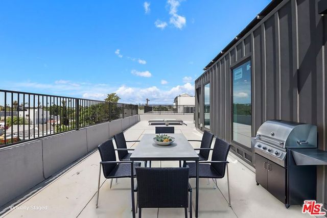 2133 S Longwood Avenue, Los Angeles, CA 90016