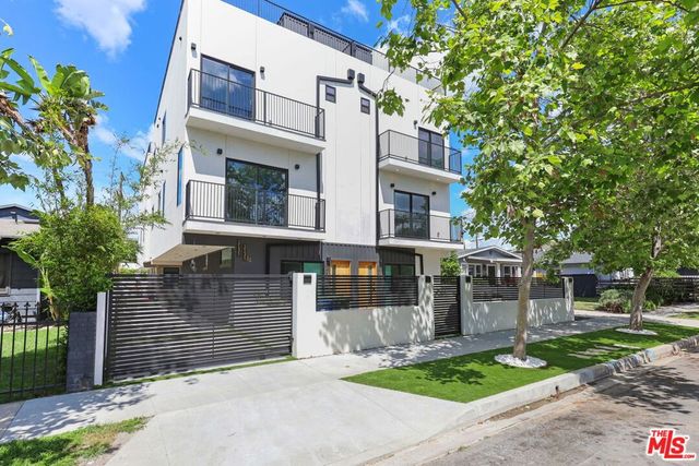 2133 S Longwood Avenue, Los Angeles, CA 90016