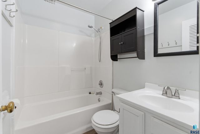 1508 W 28th St Street, Sioux Falls, SD 57105