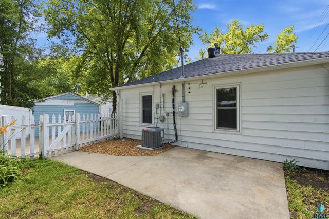 1508 W 28th St Street, Sioux Falls, SD 57105