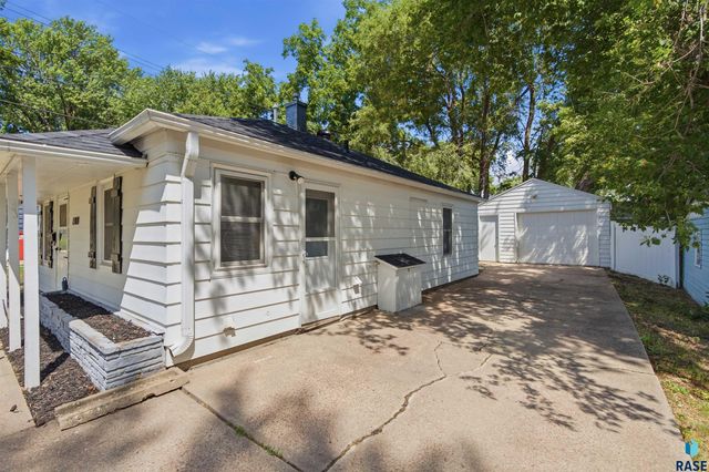 1508 W 28th St Street, Sioux Falls, SD 57105