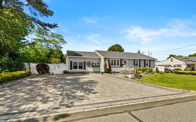 197 Marcy Street, West Babylon, NY 11704