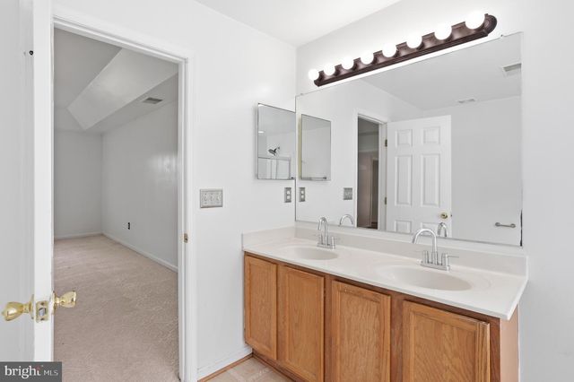 2917 MARKHAMS GRANT DR, Woodbridge, VA 22191
