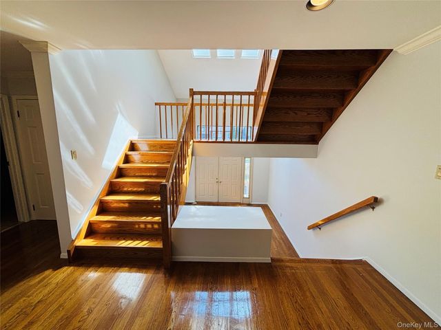 88 The Glen 88, Glen Head, NY 11545