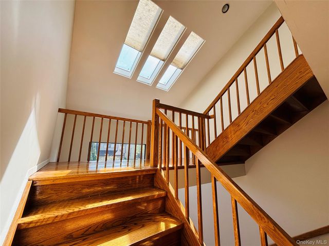 88 The Glen 88, Glen Head, NY 11545