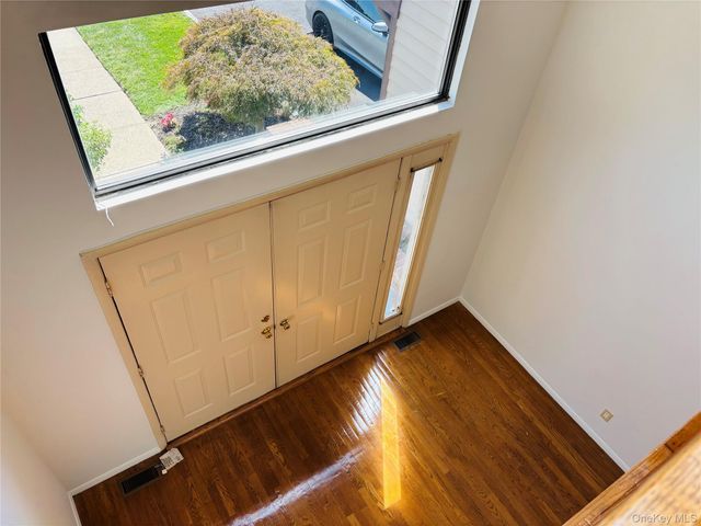 88 The Glen 88, Glen Head, NY 11545
