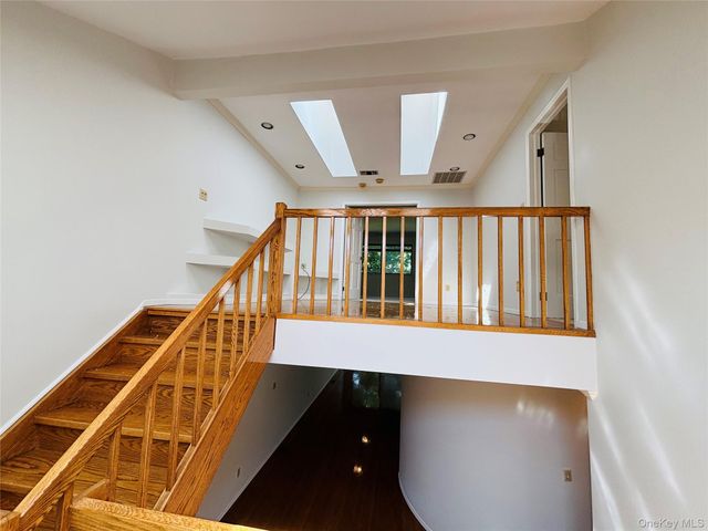 88 The Glen 88, Glen Head, NY 11545