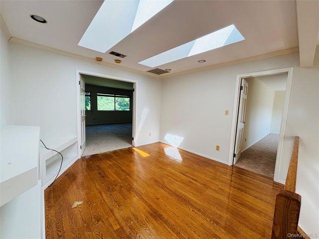 88 The Glen 88, Glen Head, NY 11545