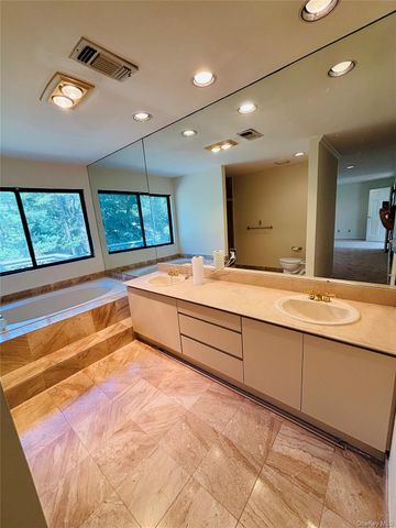 88 The Glen 88, Glen Head, NY 11545