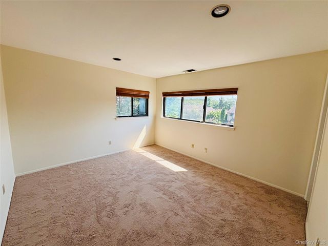 88 The Glen 88, Glen Head, NY 11545