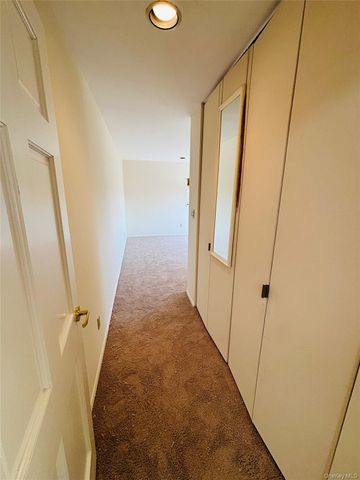 88 The Glen 88, Glen Head, NY 11545